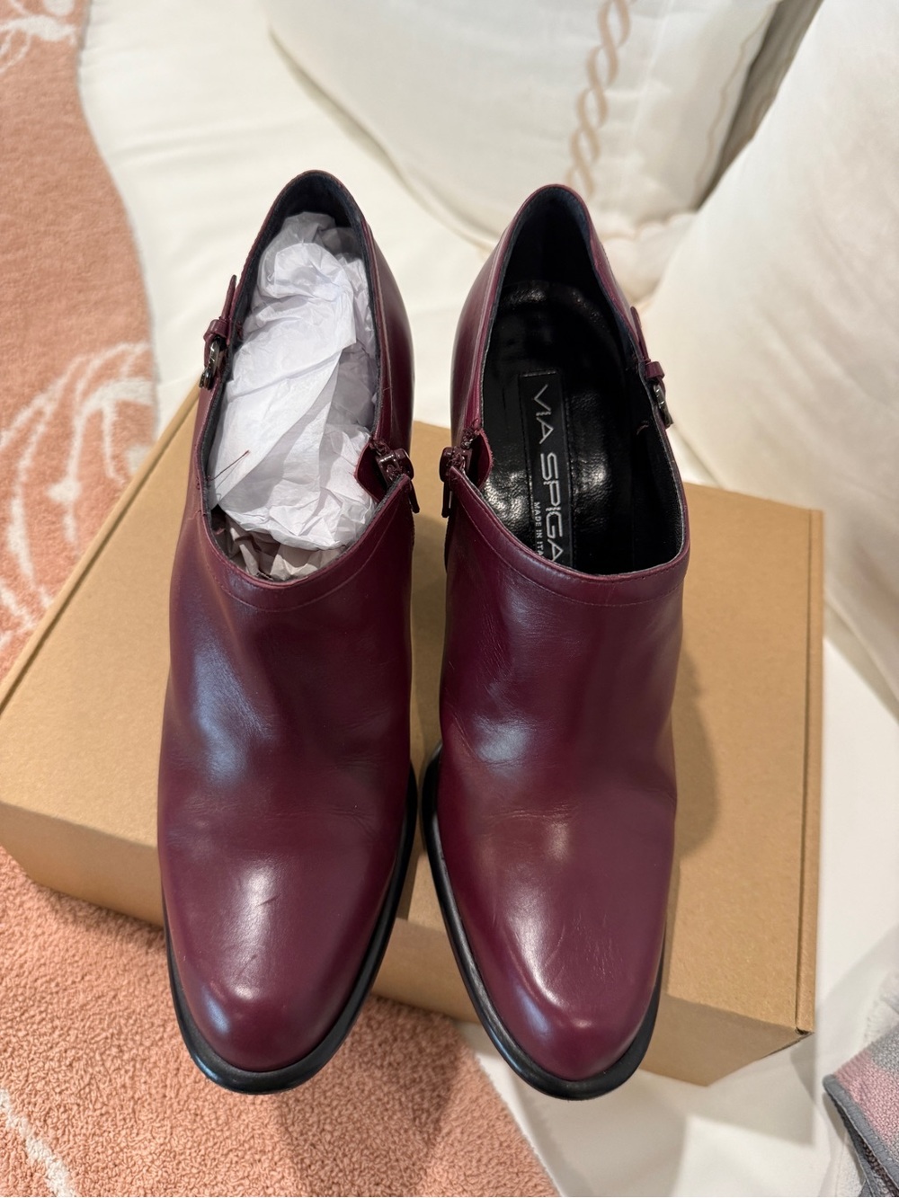 Vaspiga Burgundy Leather Ankle Booties – Size 9M– Pointed Toe Side Zip – Chic